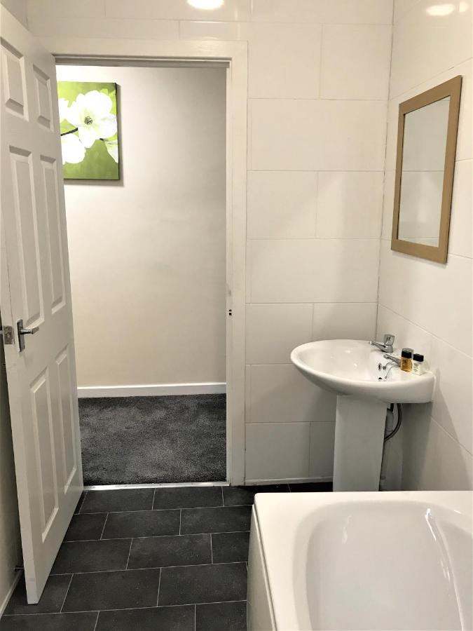 Restful 1-Bedroom Flat In St Helens St Helens  Exterior foto