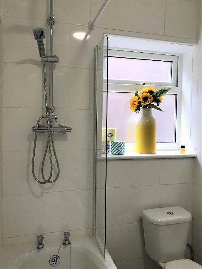 Restful 1-Bedroom Flat In St Helens St Helens  Exterior foto